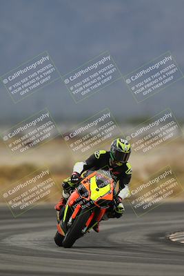 media/Nov-15-2025-Race Pace (Sat) [[8de605a2d8]]/Non Verified Riders (1st 20 Minutes)/Turn 4 (1010am)/